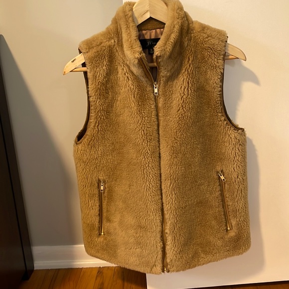 EUC j crew faux fur excursion vest size small - Picture 3 of 11